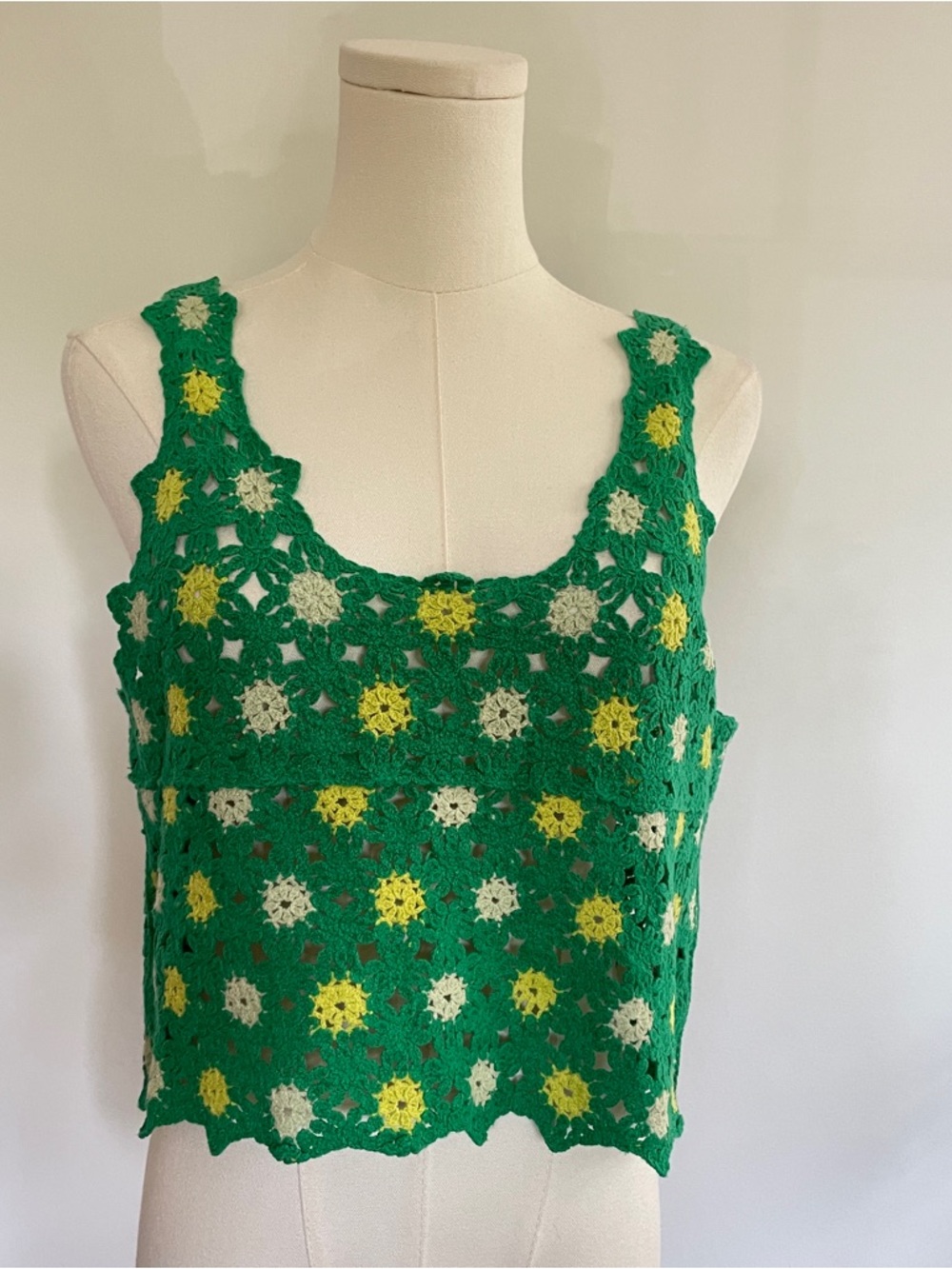 New In Crochet Granny Square Crop Tank Top S/M Kelly Green Floral Boho Festival